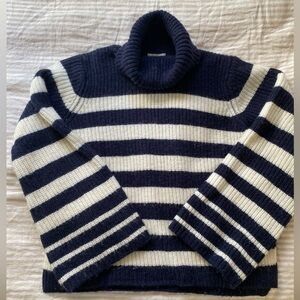 EUC wool sweater
Only worn handful of times